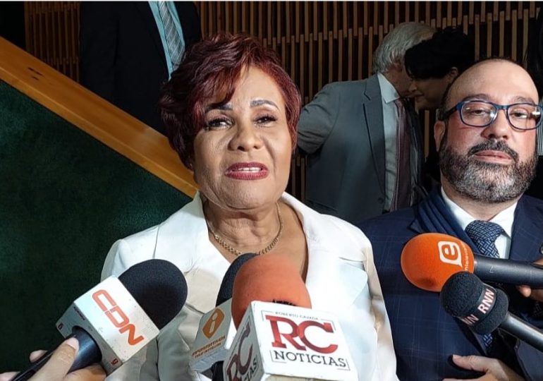 VIDEO | "Ninguna persona toma cuchillo para sí mismo", dice Josefa Castillo a Leonel Fernández sobre encuestas