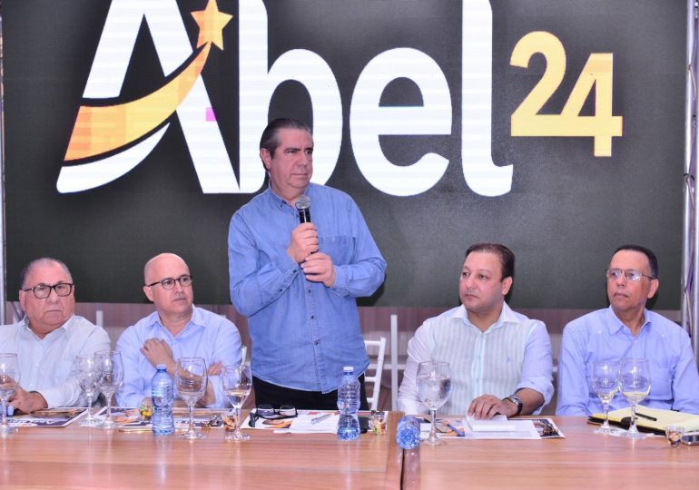 Francisco Javier emplaza al presidente Abinader que ordene investigar denuncia de compra de alcaldes