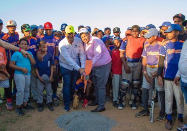 VIDEO | Alcaldía SDN y Cementos Argos inician remozamiento de estadio de béisbol en Jacagua