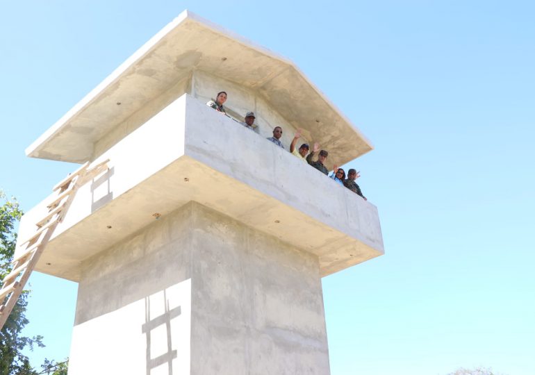 Ministro de Defensa realiza recorrido por la frontera para supervisar los avances de la verja