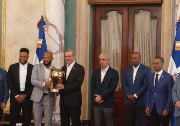 VIDEO | Presidente Luis Abinader recibe al Licey campeón del Caribe