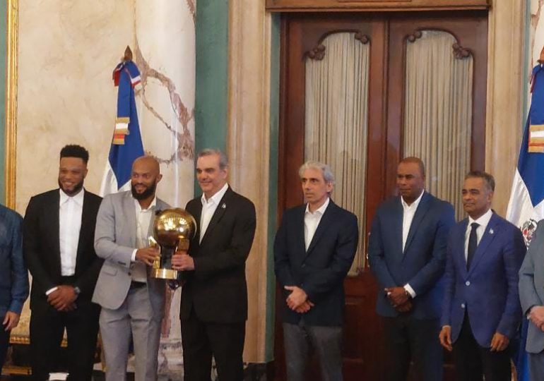 VIDEO | Presidente Luis Abinader recibe al Licey campeón del Caribe