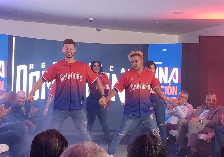 VIDEO | República Dominicana ya tiene los uniformes para el Clásico Mundial de Béisbol