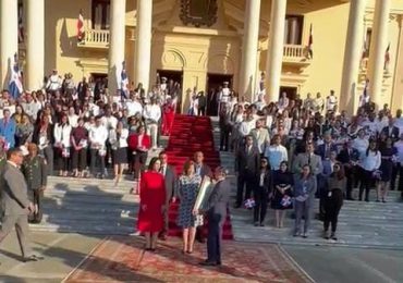 VIDEO | Poder Ejecutivo rinden homenaje a la Bandera Nacional