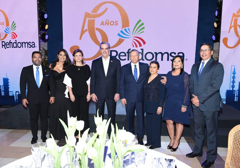 Presidente Abinader encabeza celebración 50 años de Refidomsa; empresa de mayor crecimiento tras Covid-19