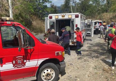 Dos muertos y varios heridos en accidente entre varios vehículos en carretera Jarabacoa-La Vega