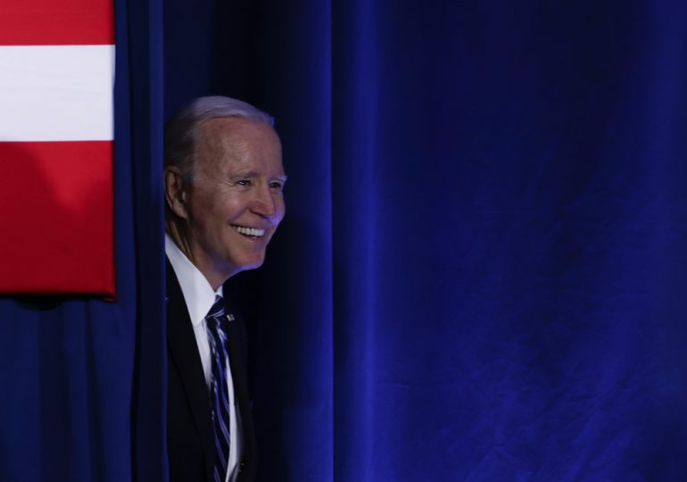 EEUU se ocupará del globo "de vigilancia" chino, dice Biden