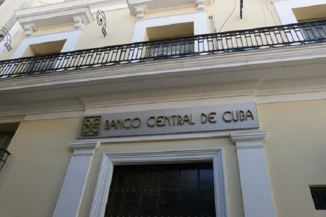 Cuba nombra a nuevo presidente del Banco Central