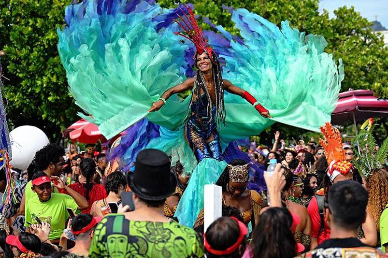 El Carnaval de Rio recupera el sabor de la libertad