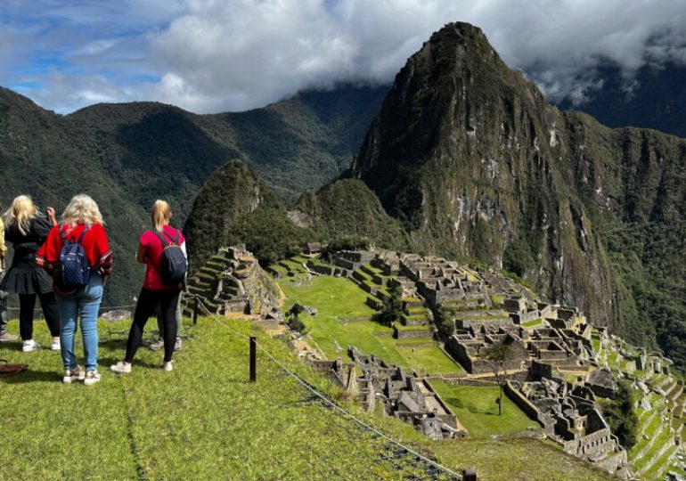 Machu Picchu reabre tras 25 días de cierre por las protestas en Perú