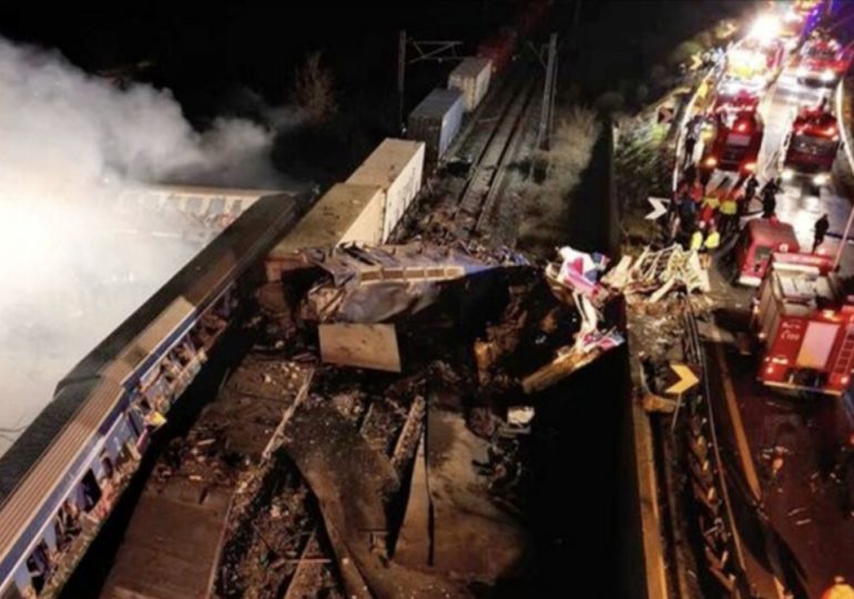 16 muertos y 85 heridos en un accidente de tren en Grecia