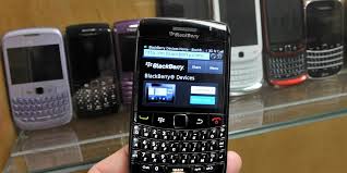 La loca historia del teléfono Blackberry provoca primeras risas en la Berlinale