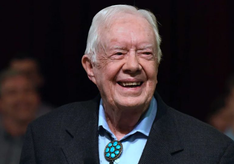 Expresidente de Estados Unidos Jimmy Carter recibe cuidados palitivos en su casa