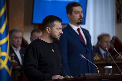 Ucrania incluye a oligarca y exministro en campaña contra la corrupción