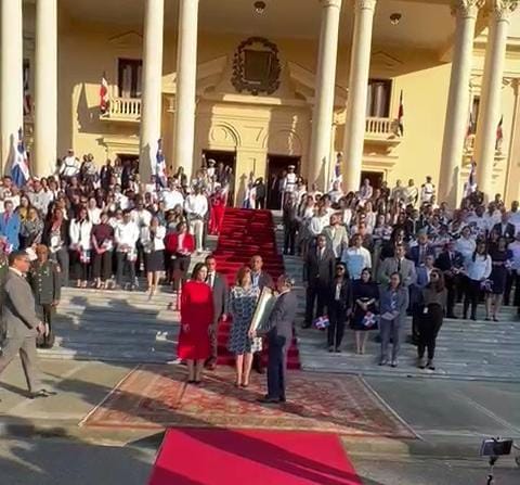 VIDEO| Poder Ejecutivo rinde homenaje a la Bandera Nacional