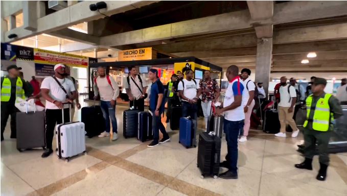 VIDEO | Así reciben en Venezuela equipo dominicano que participará en Serie del Caribe