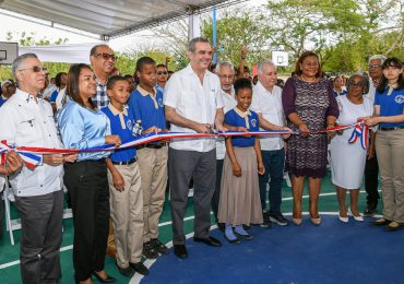 Presidente Abinader inaugura liceo de 23 aulas y una inversión de 79 millones en Los Frailes