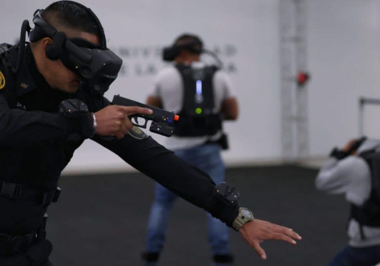 Policías de Ciudad de México entrenan en realidad virtual 3D
