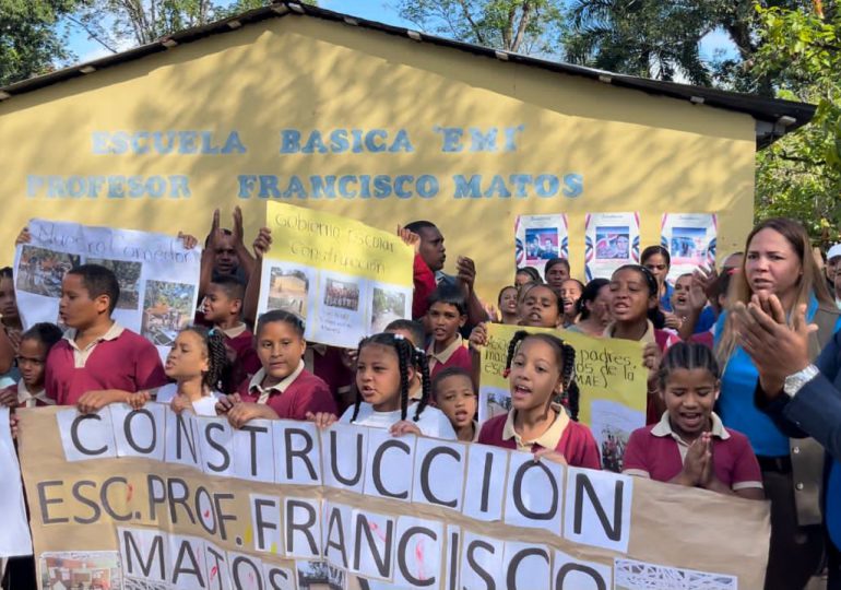 Exigen construcción de Centro Educativo Prof. Francisco Matos en Sánchez Ramírez