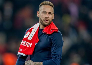 Neymar sufre esguince en el tobillo con "lesiones en ligamentos", anuncia el PSG