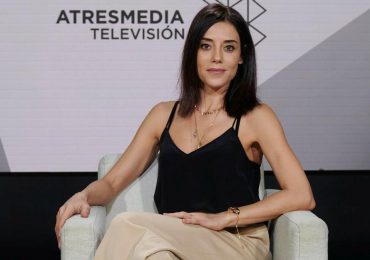 Actriz turca Cansu Dere reaparece a un mes del terremoto en Turquía