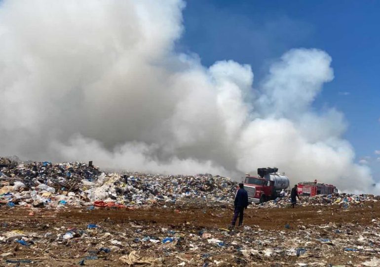 VIDEO | Incendio en vertedero de Jarabacoa está controlado en 75 %