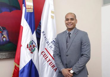 Escritor Rey Andújar es designado encargado de la oficina de NY de la Dirección de Cultura Dominicana en el Exterior