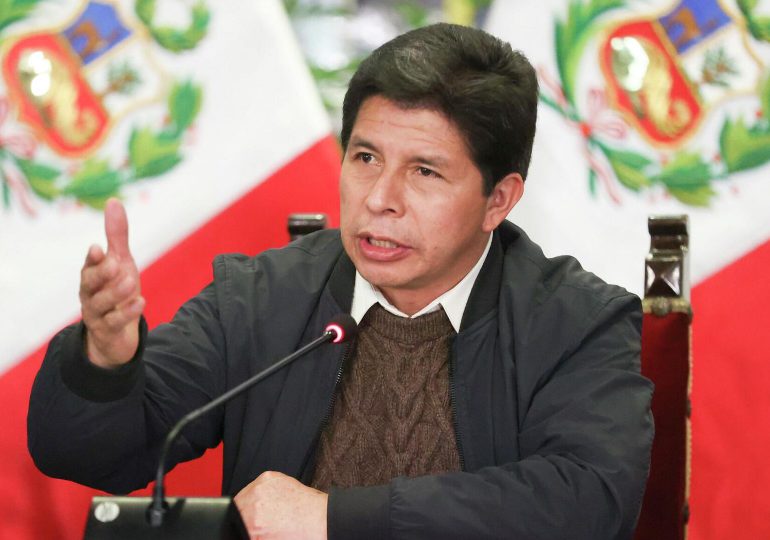 Juez dicta 3 años de prisión para expresidente de Perú Pedro Castillo