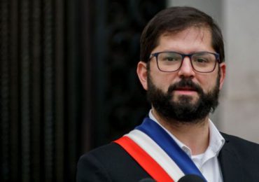 Boric renueva gabinete para mejorar gestión a un año de asumir en Chile