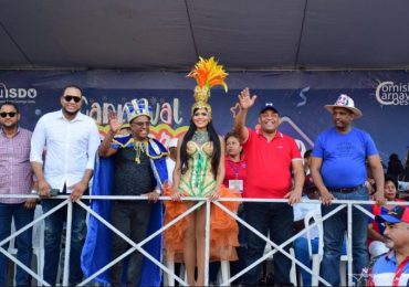 Alcalde José Andújar resalta el orden y organización del carnaval del municipio SDO
