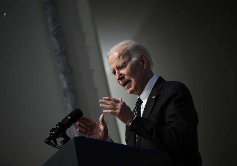 Biden anuncia más ayuda para Ucrania durante reunión con Scholz