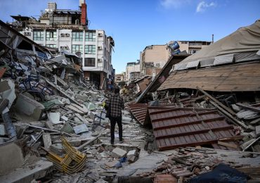 Daños causados por el terremoto en Turquía superan los USD 100.000 millones