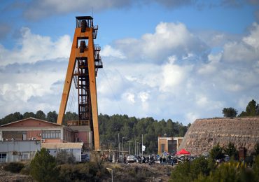 Tres personas mueren en un accidente en una mina en España