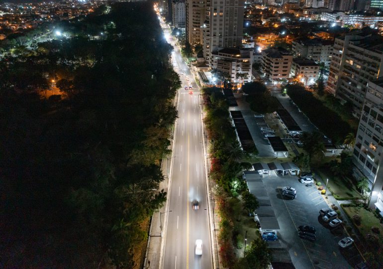 <strong>Edesur ilumina por completo con 308 modernas luces Led la avenida Anacona</strong>