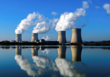 Grieta en central nuclear de Francia obligará a prolongar paradas de otros reactores