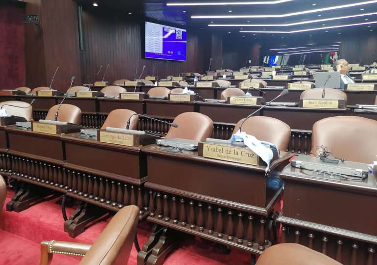 Diputados del PLD se retiran de sesión como protesta por apresamiento a ex ministros