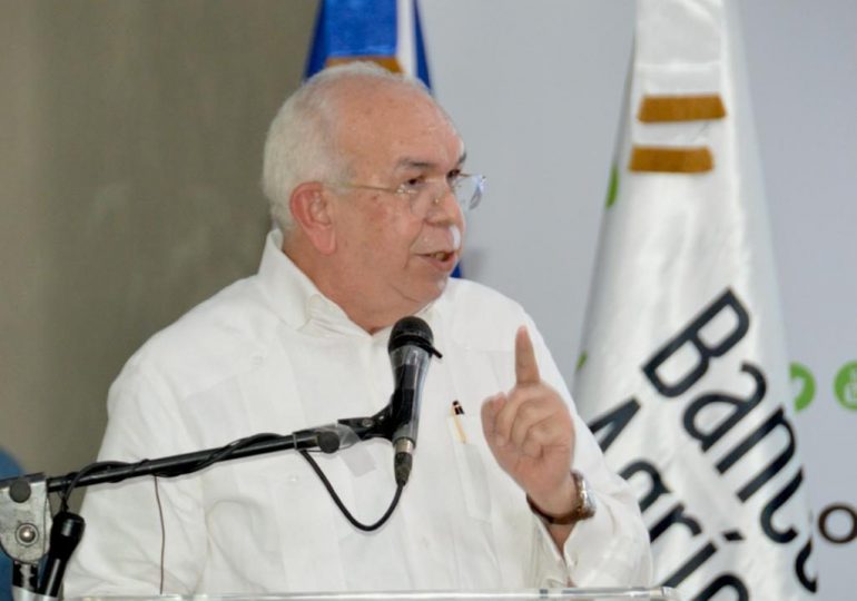 Fernando Durán instruye priorizar préstamos a productores de cultivos de ciclo corto, pollo y huevo