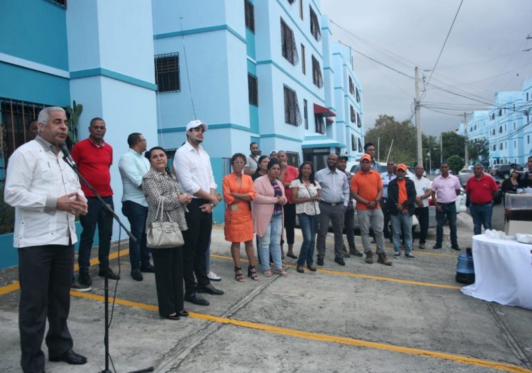 Alcaldía Santiago hizo entrega remozamiento edificios multifamiliares de los profesores en Pontezuela