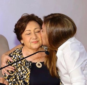 VIDEO | Carolina Mejía recuerda el último cumpleaños de su madre, doña Rosa