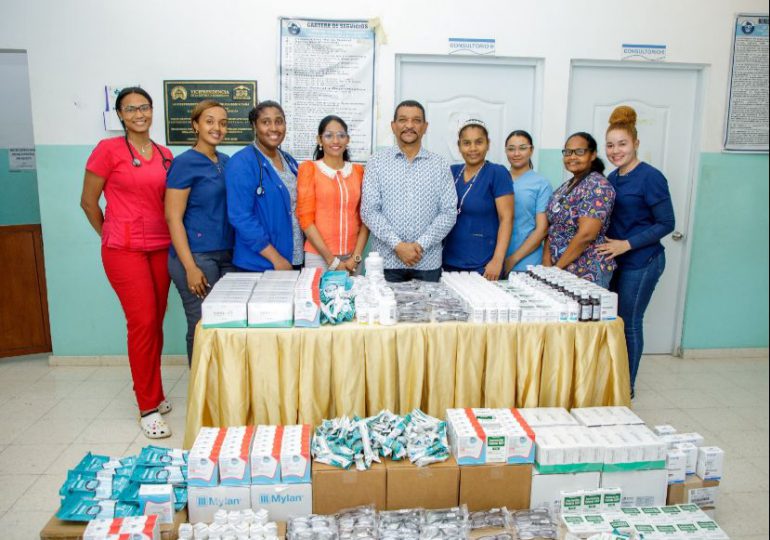 Entregan donación millonaria de medicamentos e insumos en Azua