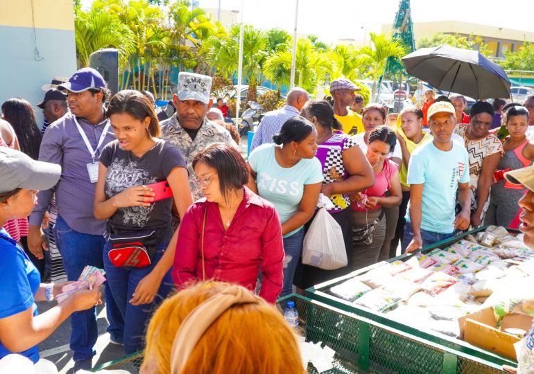Residentes de San Luis manifiestan satisfacción por apertura de mercado del Inespre