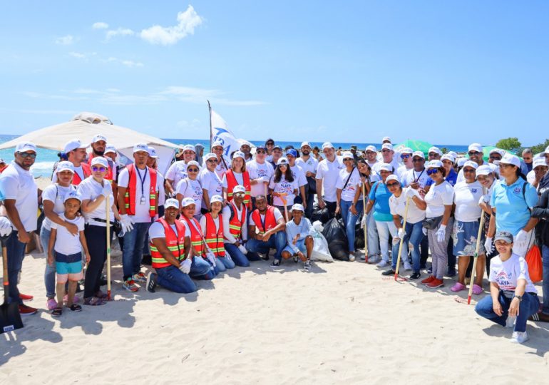 Más de 2,500 voluntarios participan en jornada de limpieza de playas