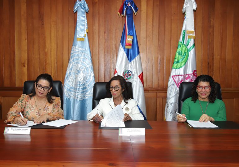 CONANI y UNFPA firman convenio sobre Prevención del Embarazo en la Adolescencia y las Uniones Tempranas