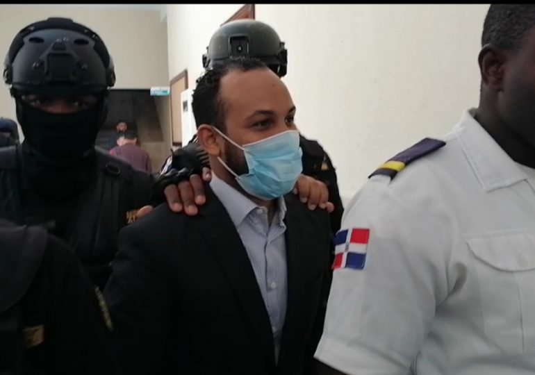VIDEO | Envían a cárcel de San Pedro de Macorís a Jairo González, acusado de estafa millonaria