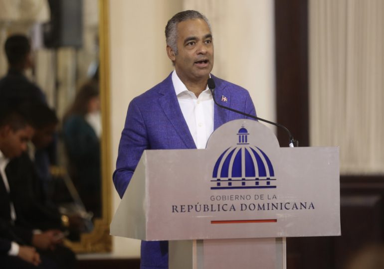 Ministro Joel Santos afirma que "es una inmadurez" vincular al presidente Abinader a caso Calamar