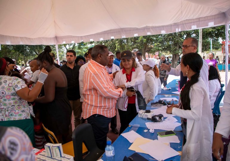 Gobierno realiza jornada de protección social en Santo Domingo Oeste