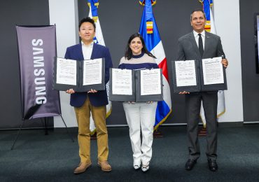 Firman acuerdo para impulsar habilidades tecnológicas en República Dominicana