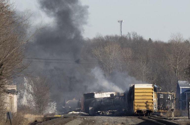 EEUU investiga historial de seguridad de empresa ferroviaria tras derrame tóxico
