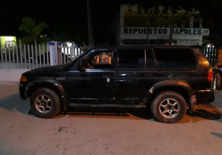 Retienen vehículo que transportaba de manera clandestina 17 haitianos indocumentados en San Juan