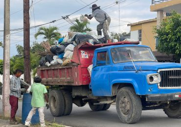 Ayuntamiento de Cotuí inicia operativo de recogida de basura tras quejas